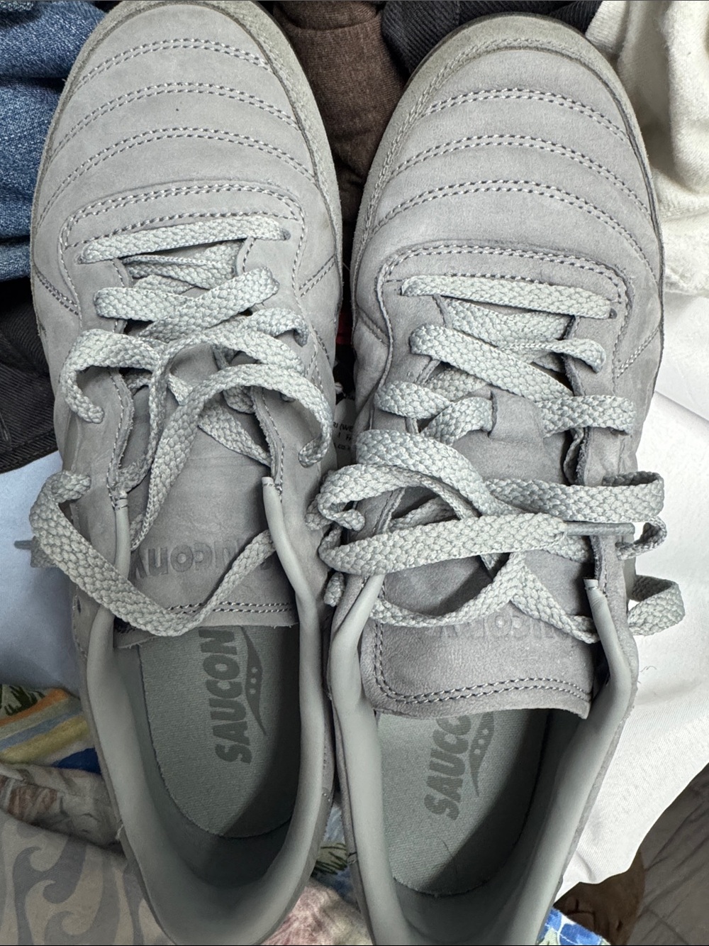 Saucony 586i Gray Sneakers